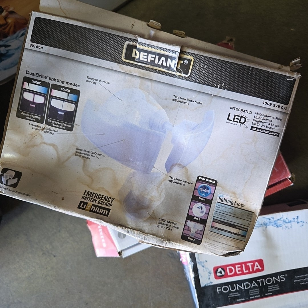 defiant battery motion lights
