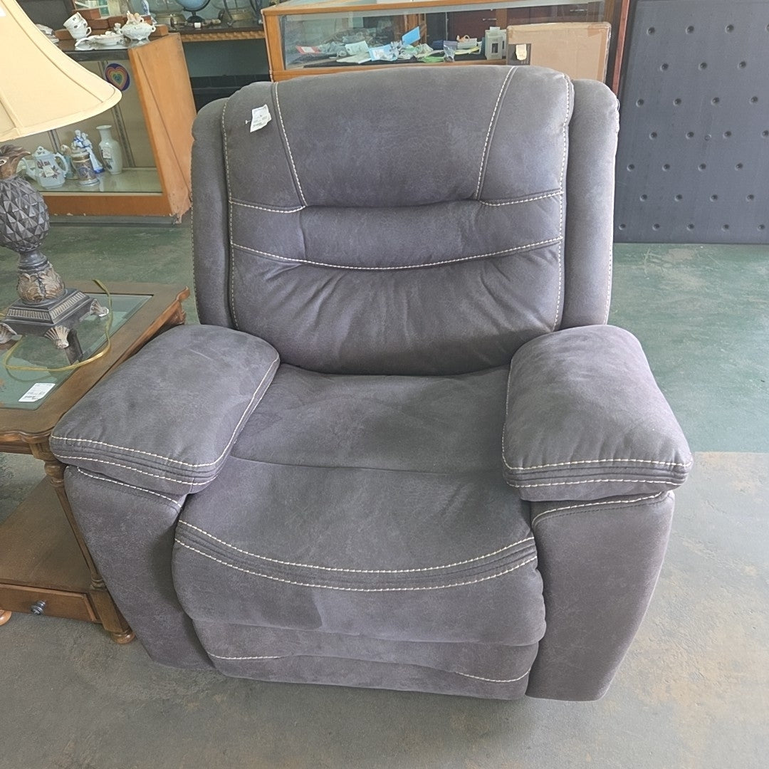 RECLINER CHAIR