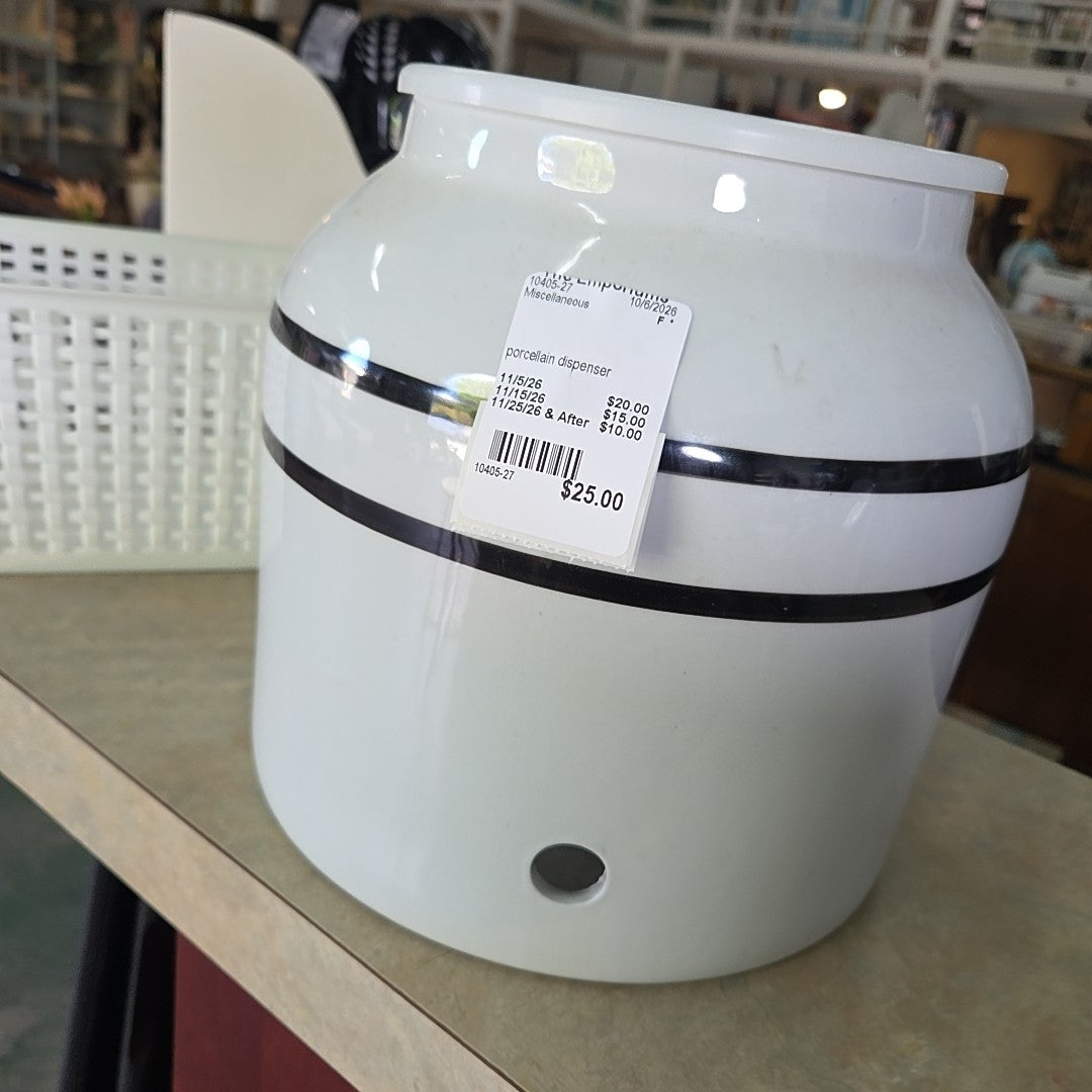 porcellain dispenser