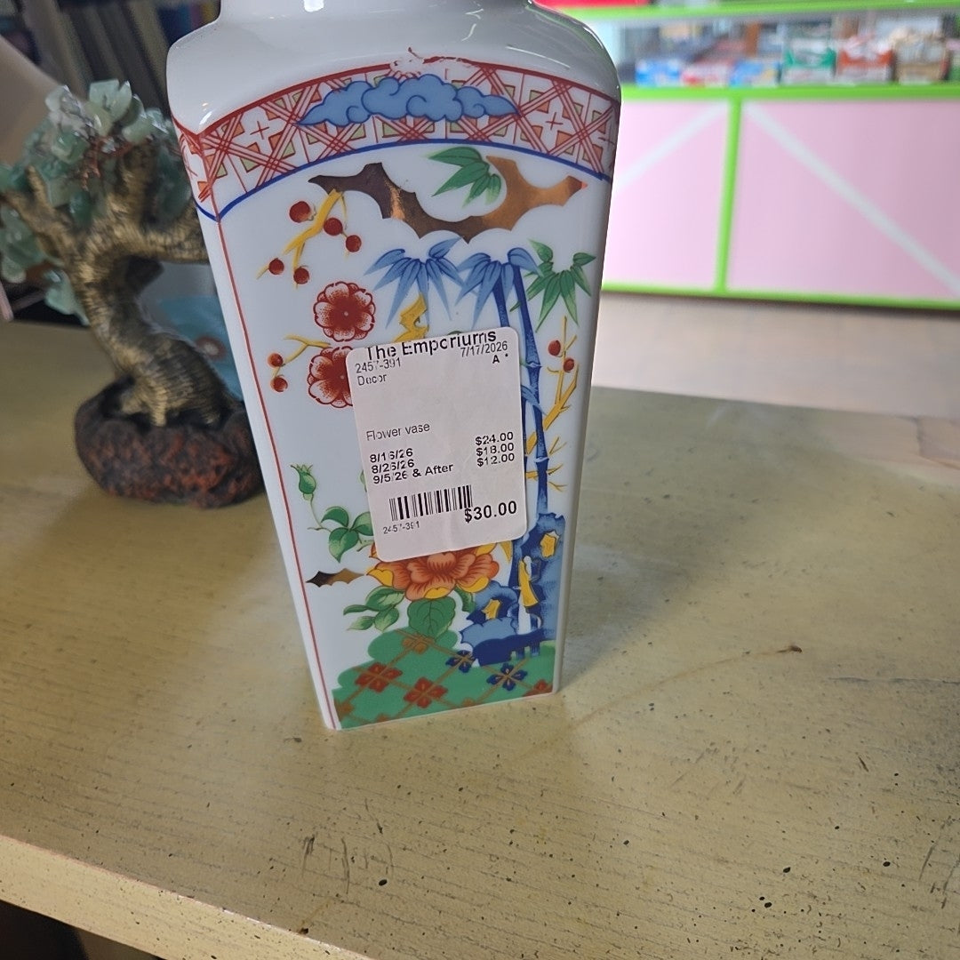 Flower vase