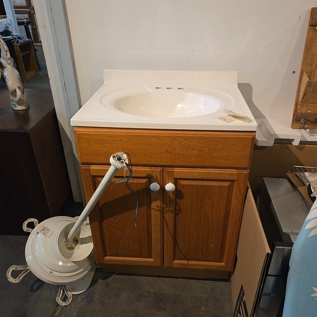 24 inch vanity w/ granite top