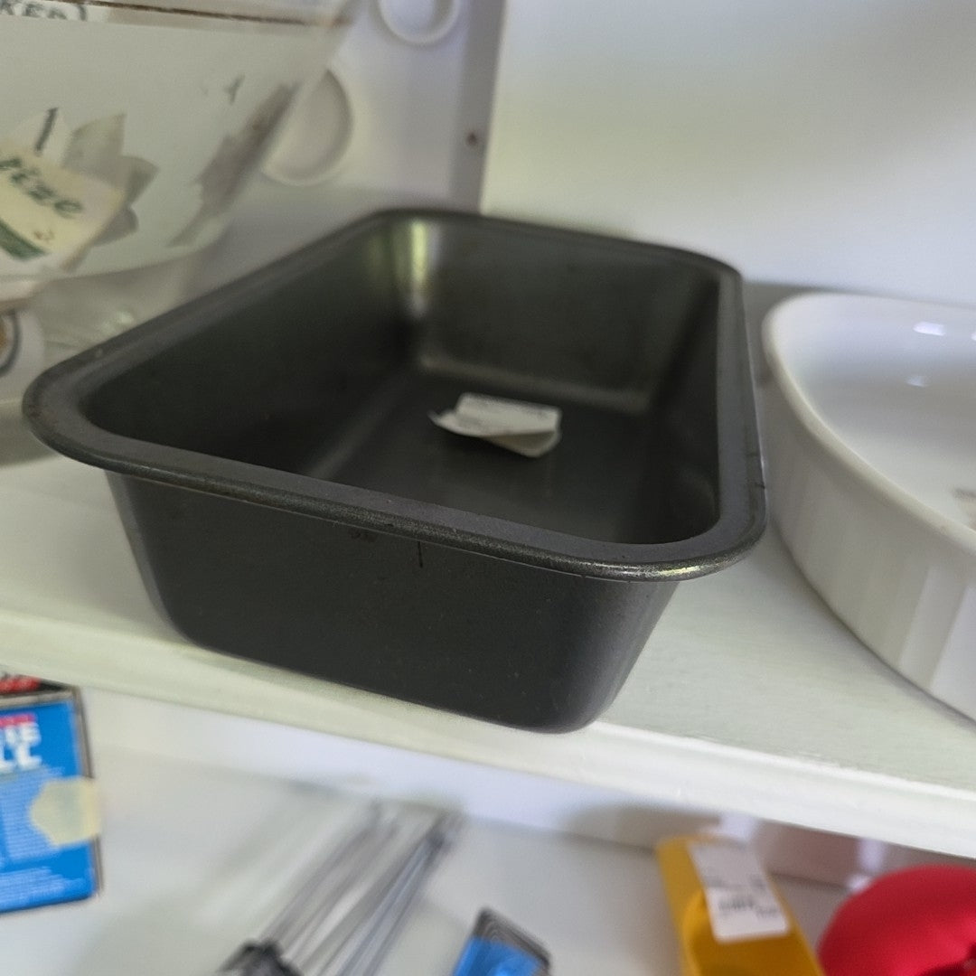 Metal loaf pan