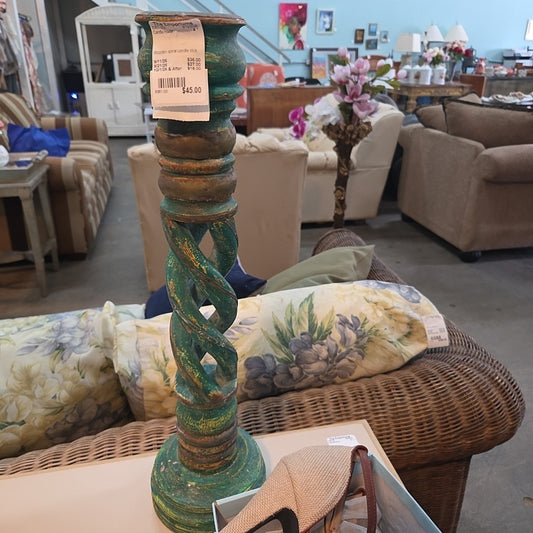 Wooden spiral candle stick