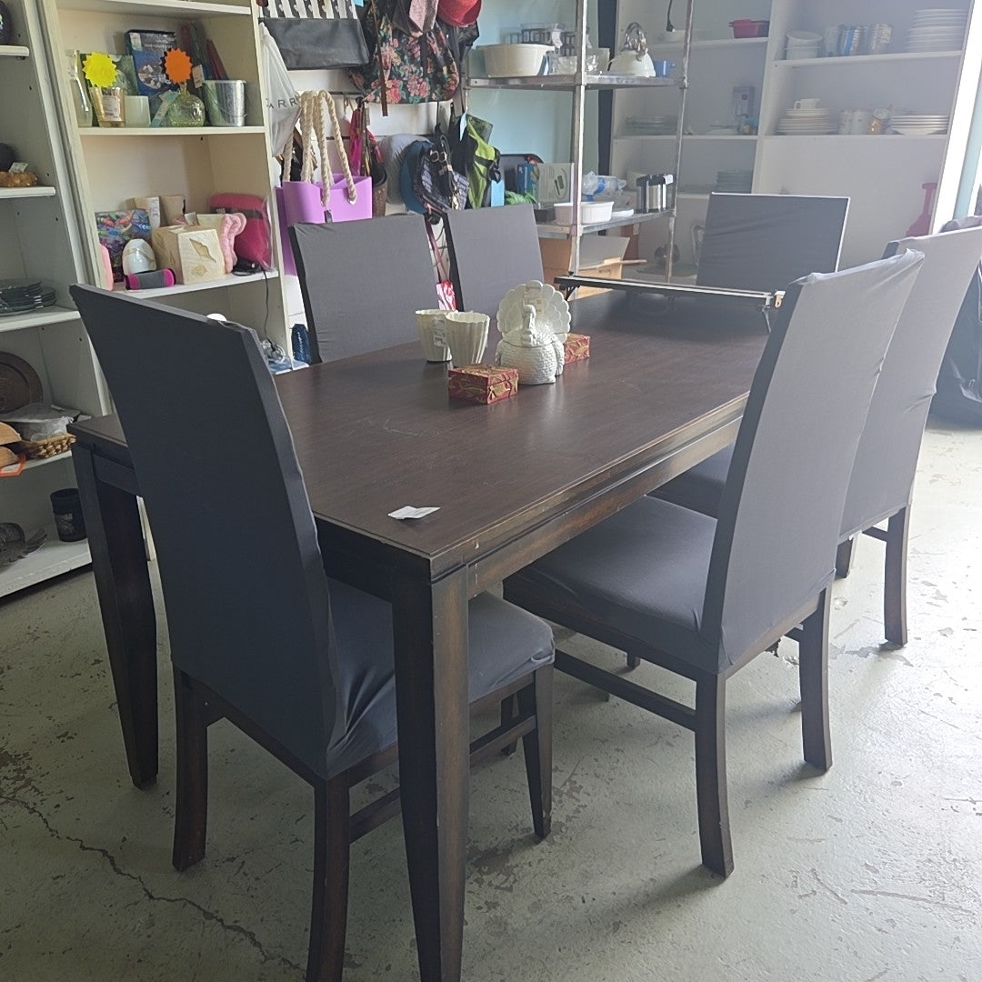 dining room table w/ 6 chairs