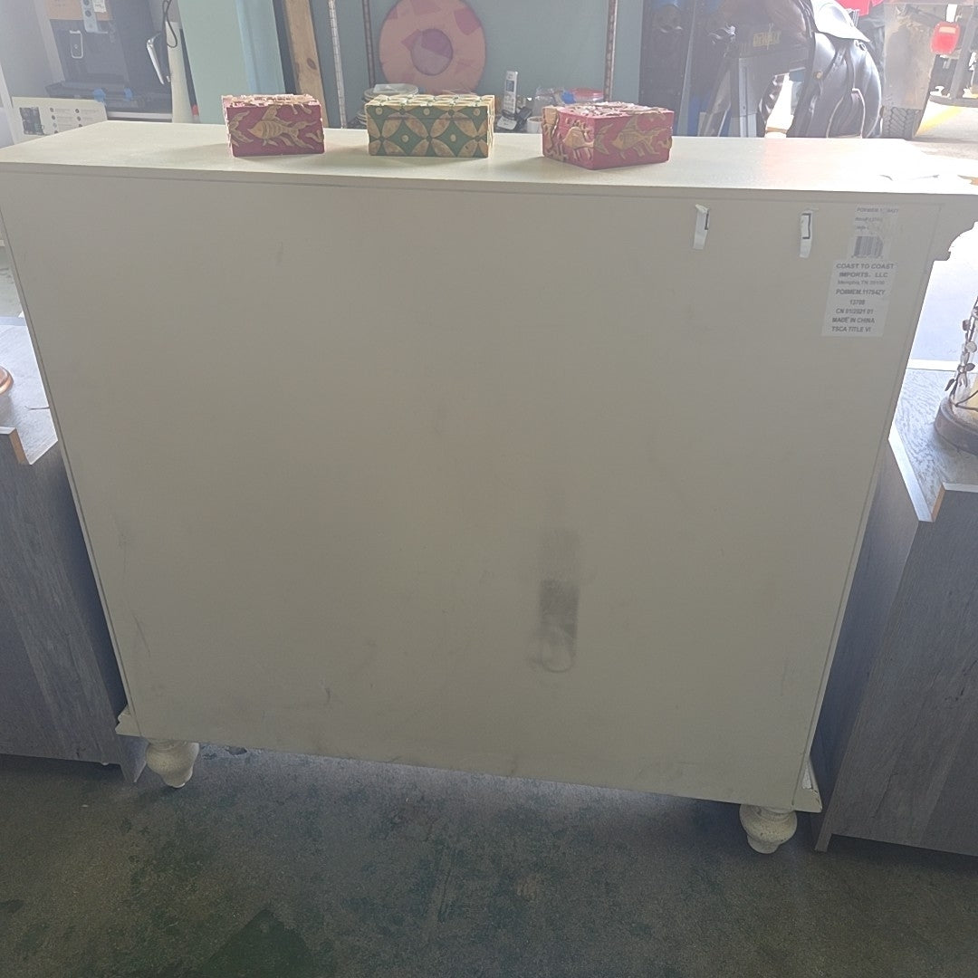 accent table w/ storage