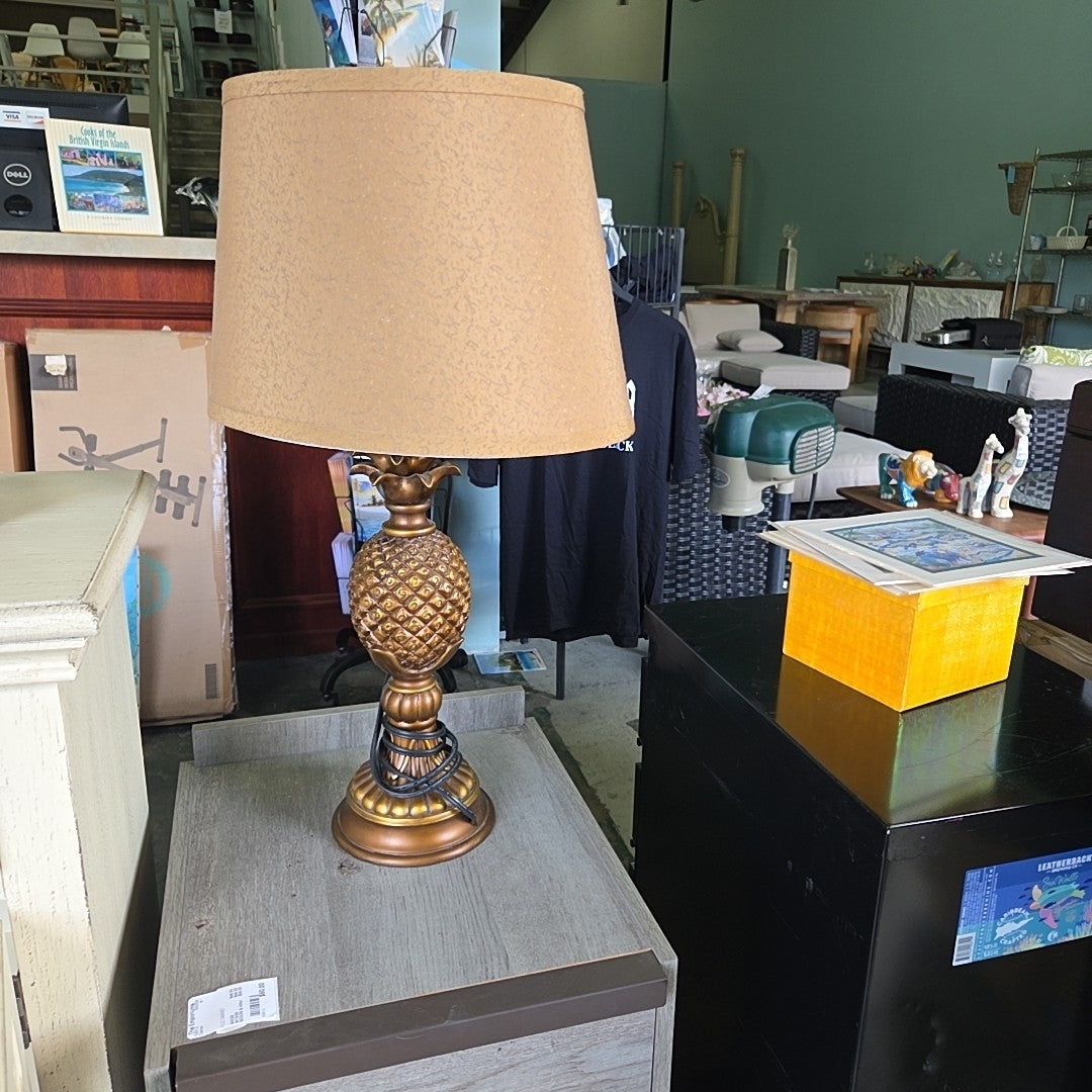 Vintage style pineapple lamp