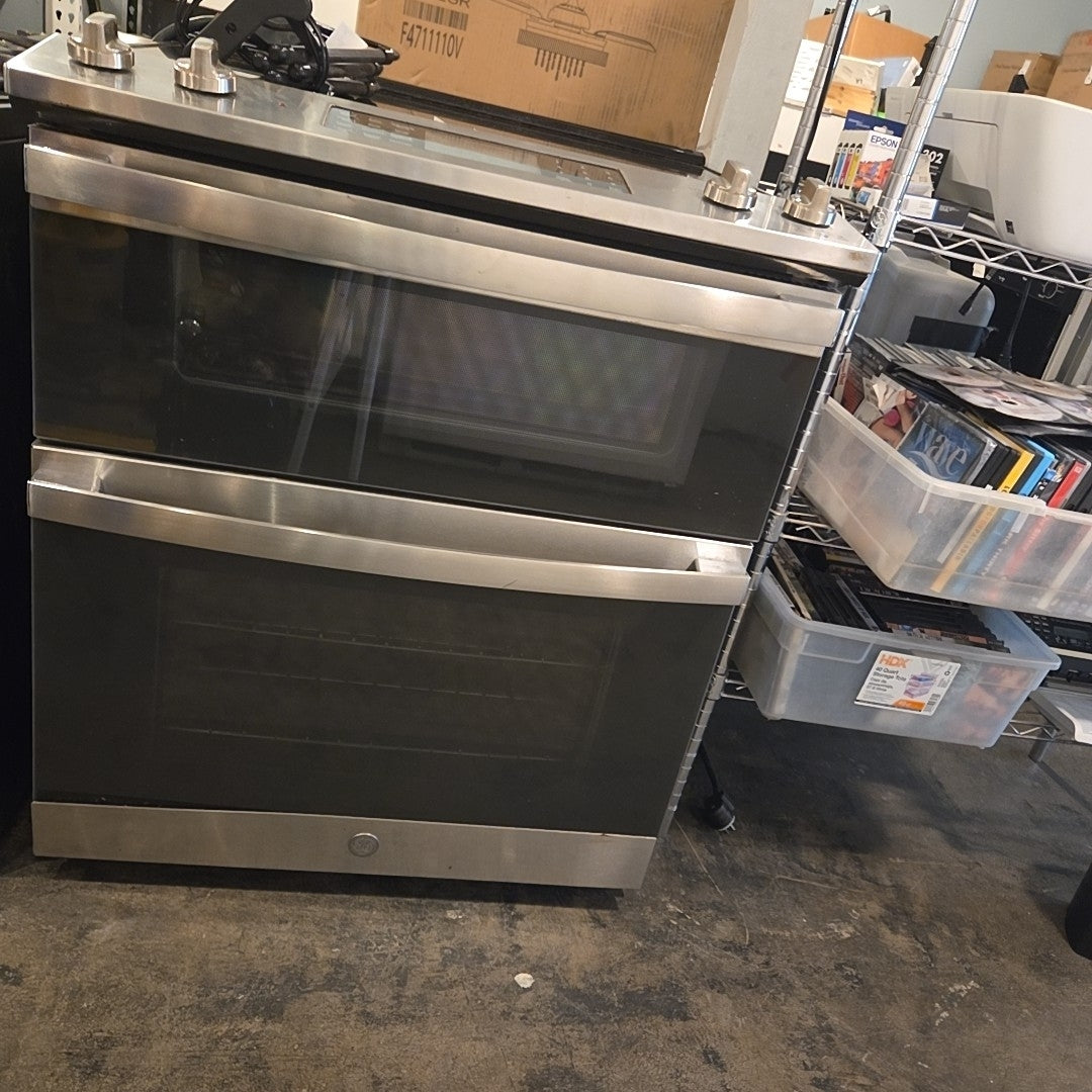 G.E double oven electric stove