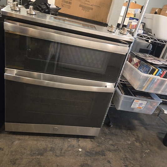 G.E double oven electric stove