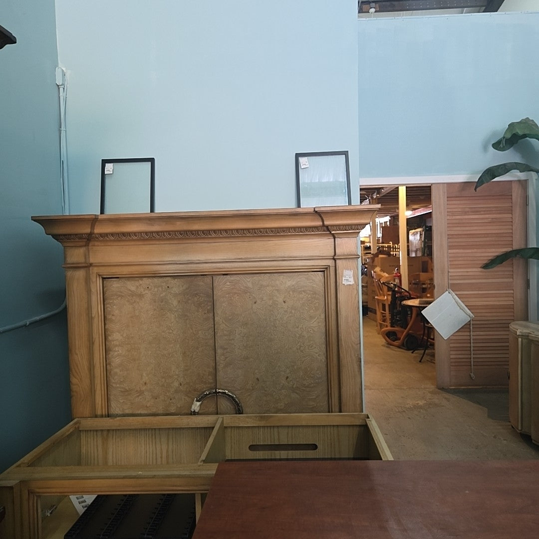 Drexel Heritage Insigna tv stand