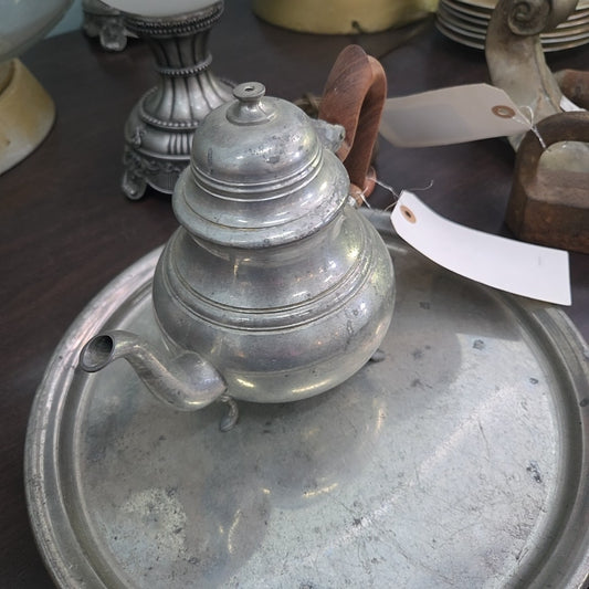 vintage williamsburg stieff pewter teapot